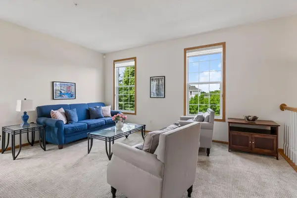 9993 Pincherry LN, Eden Prairie, MN 55347