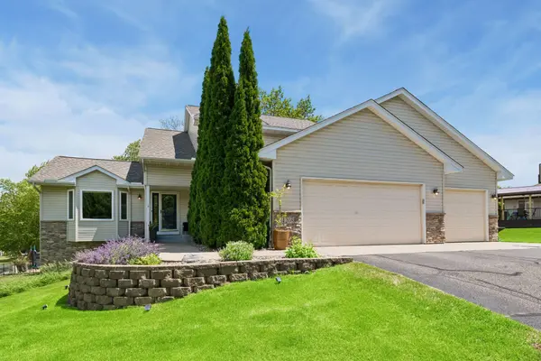 4208 Walnut RD, Saint Bonifacius, MN 55375