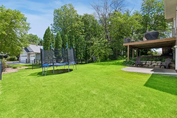 4208 Walnut RD, Saint Bonifacius, MN 55375