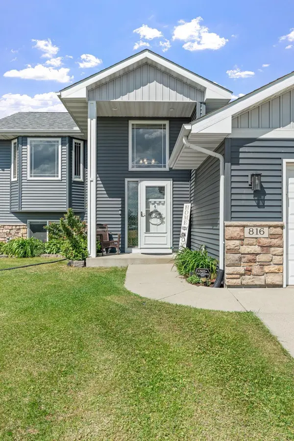 816 Cologne LN, Waverly, MN 55390