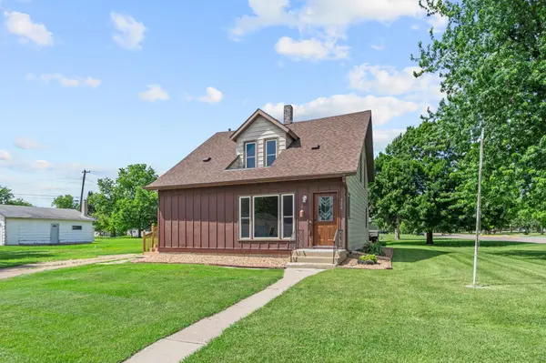 720 Fir AVE, Bird Island, MN 55310