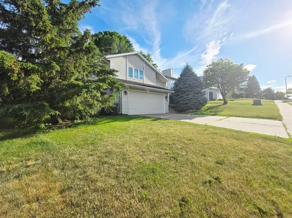 2640 59th ST NW, Rochester, MN 55901