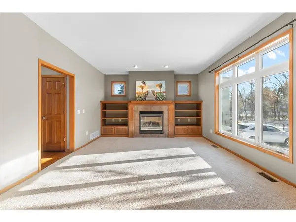 10543 Noble CIR N, Brooklyn Park, MN 55443