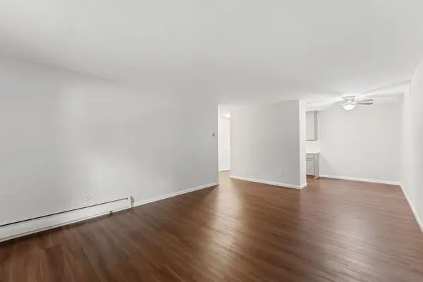 2800 Hamline AVE N #216, Roseville, MN 55113