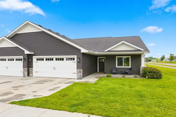 1581 Keanan LN, Altoona, WI 54720