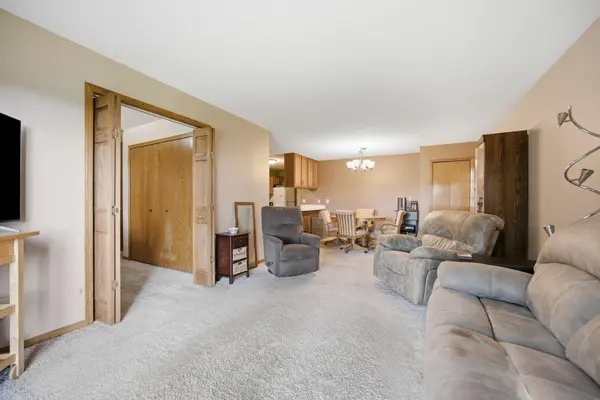 14000 44th PL N #2, Plymouth, MN 55446