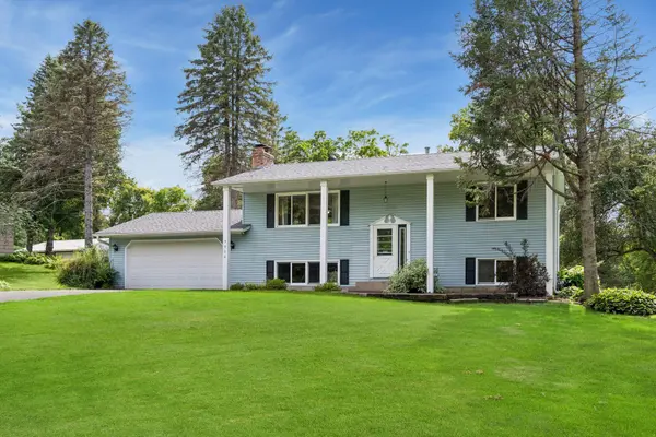 5900 Afton RD, Shorewood, MN 55331