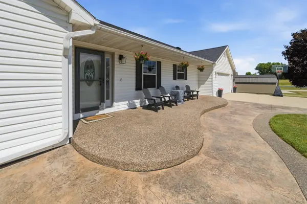 1090 Cedar Ridge LN SW, Oronoco, MN 55960