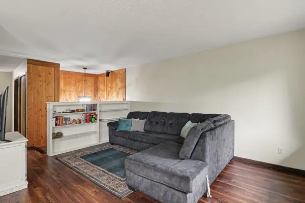 4490 Woodgate PT, Eagan, MN 55122