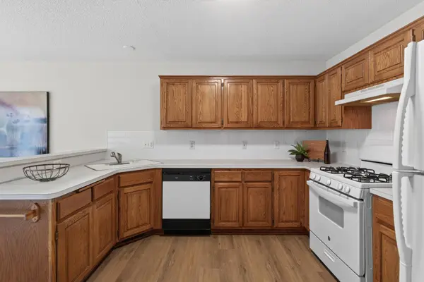 1915 Furness ST, Maplewood, MN 55109