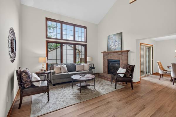 1915 Furness ST, Maplewood, MN 55109