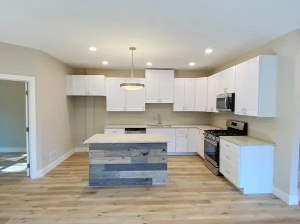 6060 Boulder Ridge DR, Rockford, MN 55373