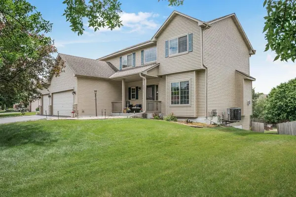 2051 River Bend TRL, Mayer, MN 55360