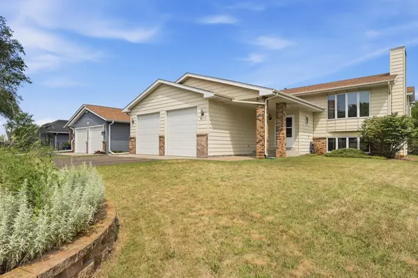 2073 Lydia AVE E, Maplewood, MN 55109
