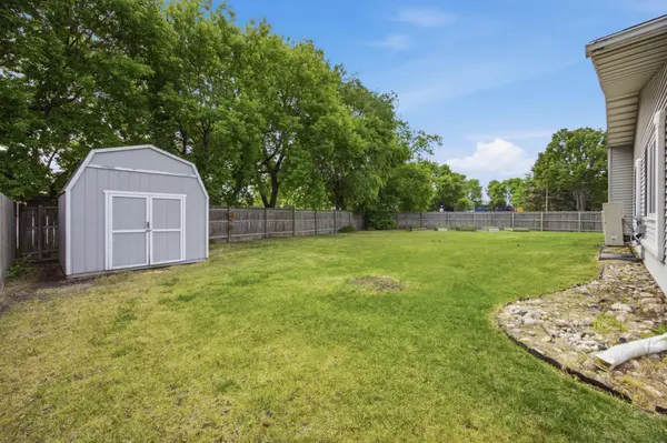 57 Prairiewood DR S, Fargo, ND 58103