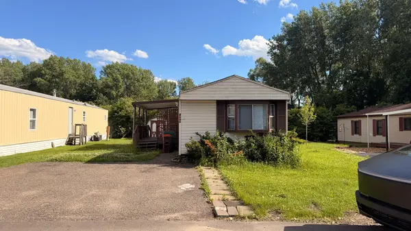 2626 Oak Hill CT E, Maplewood, MN 55119