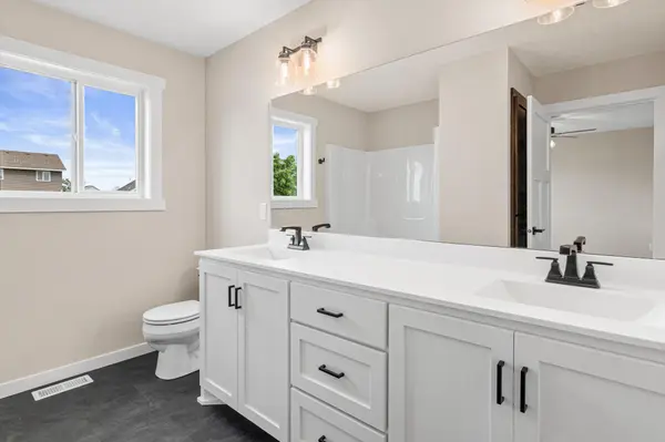 829 N Grant ST, Ellsworth, WI 54011