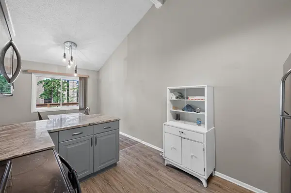 324 Shawnee TRL, Shakopee, MN 55379