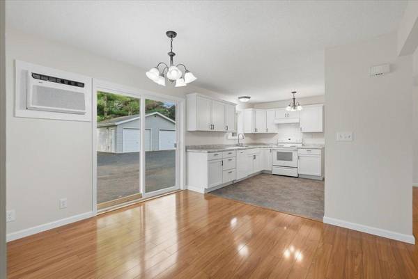 784 Paperjack DR, New Richmond, WI 54017