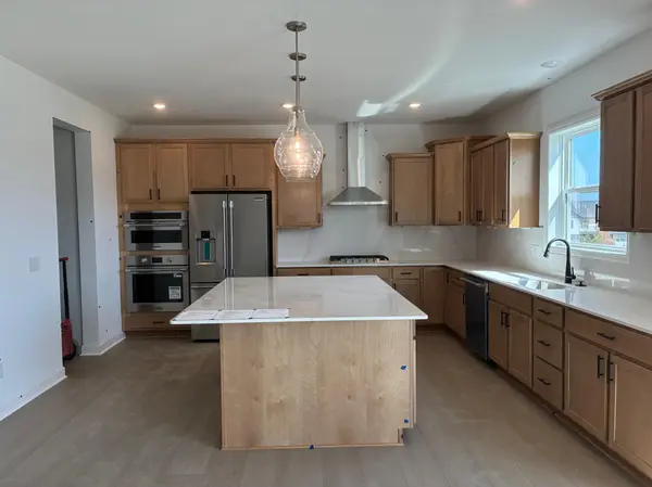 8657 Periwinkle BLVD, Woodbury, MN 55129