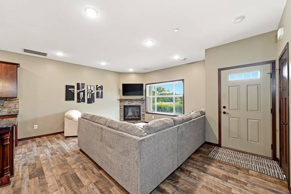 5672 Harvest Moon BLVD NW, Rochester, MN 55901