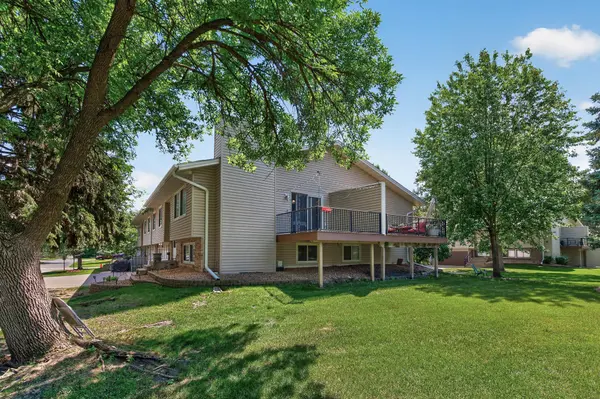 929 94th AVE NE, Blaine, MN 55434