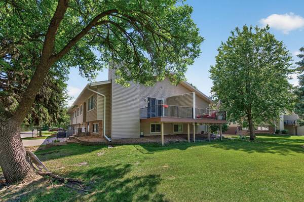 929 94th AVE NE, Blaine, MN 55434