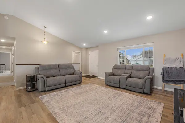 902 Emily CT NE, Montgomery, MN 56069
