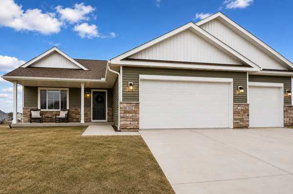 902 Emily CT NE, Montgomery, MN 56069