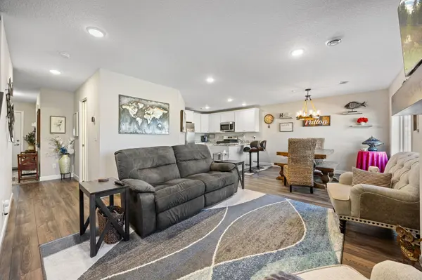 6995 Linwood DR NE, Albertville, MN 55301