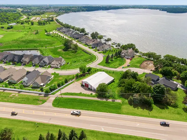 7860 Laketown Pkwy, Waconia, MN 55387