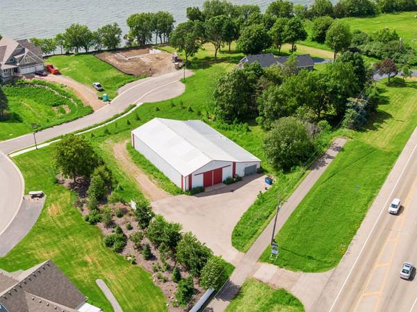 7860 Laketown Pkwy, Waconia, MN 55387
