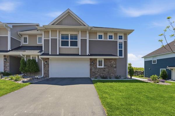 5237 Trotter TRL, Victoria, MN 55386