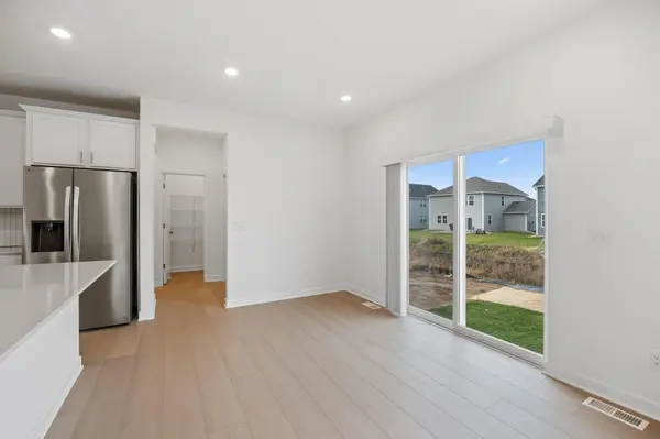 18357 Gladiator DR, Lakeville, MN 55044