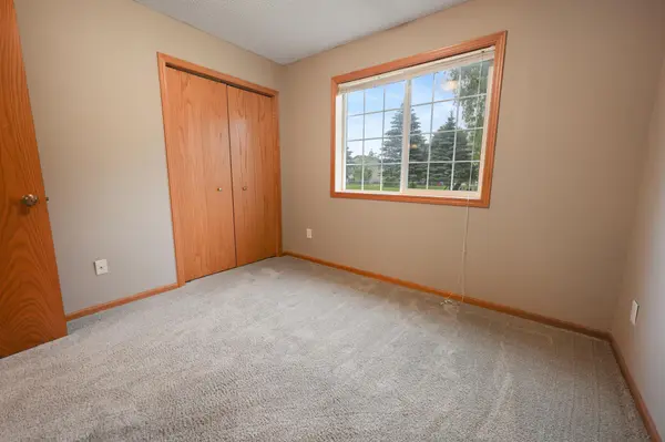 1276 Heritage LN, Waite Park, MN 56387