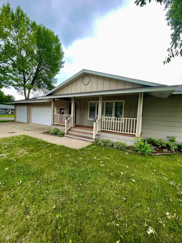 1006 10th ST SW, Wadena, MN 56482