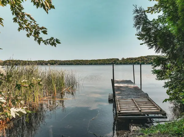 9685 Lakewood CIR, Chaska, MN 55318