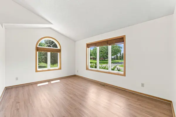 3698 Willbrook CT, Eagan, MN 55123