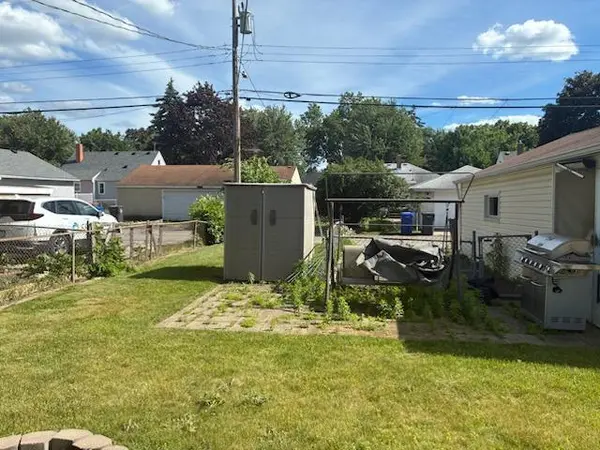 1552 Idaho AVE E, Saint Paul, MN 55106