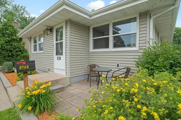 6738 Knoll ST N, Golden Valley, MN 55427
