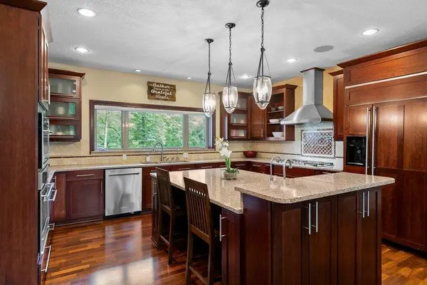 14708 Woodhaven RD, Minnetonka, MN 55345