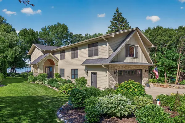 2790 S Shore DR, Prior Lake, MN 55372