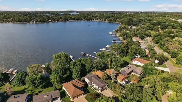 2790 S Shore DR, Prior Lake, MN 55372