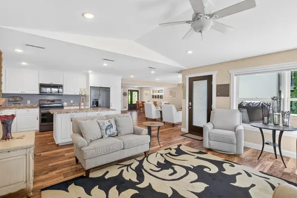 2790 S Shore DR, Prior Lake, MN 55372
