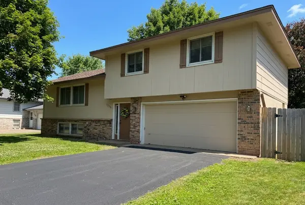 7356 Douglas DR N,  Brooklyn Park,  MN 55443