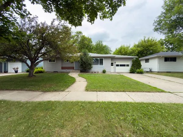 1107 17th ST S, Moorhead, MN 56560