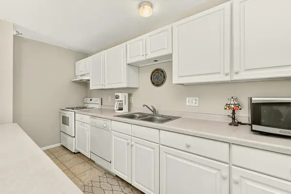 861 37th AVE NW #A, Rochester, MN 55901