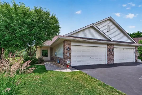 313 Summer PL E, Maplewood, MN 55117