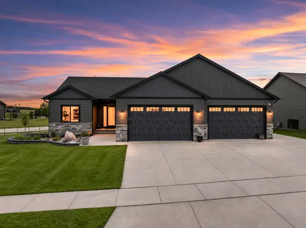 727 Towne DR NE, Byron, MN 55920