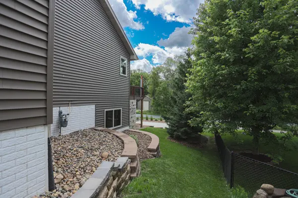 1680 Valley Quail DR, River Falls, WI 54022